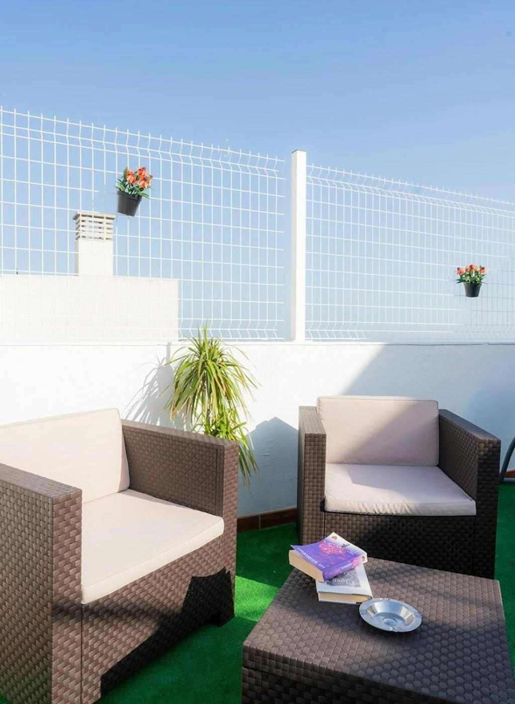 Bonito Apartamento Con Terraza - Pedregalejo Playa Malaga Luaran gambar