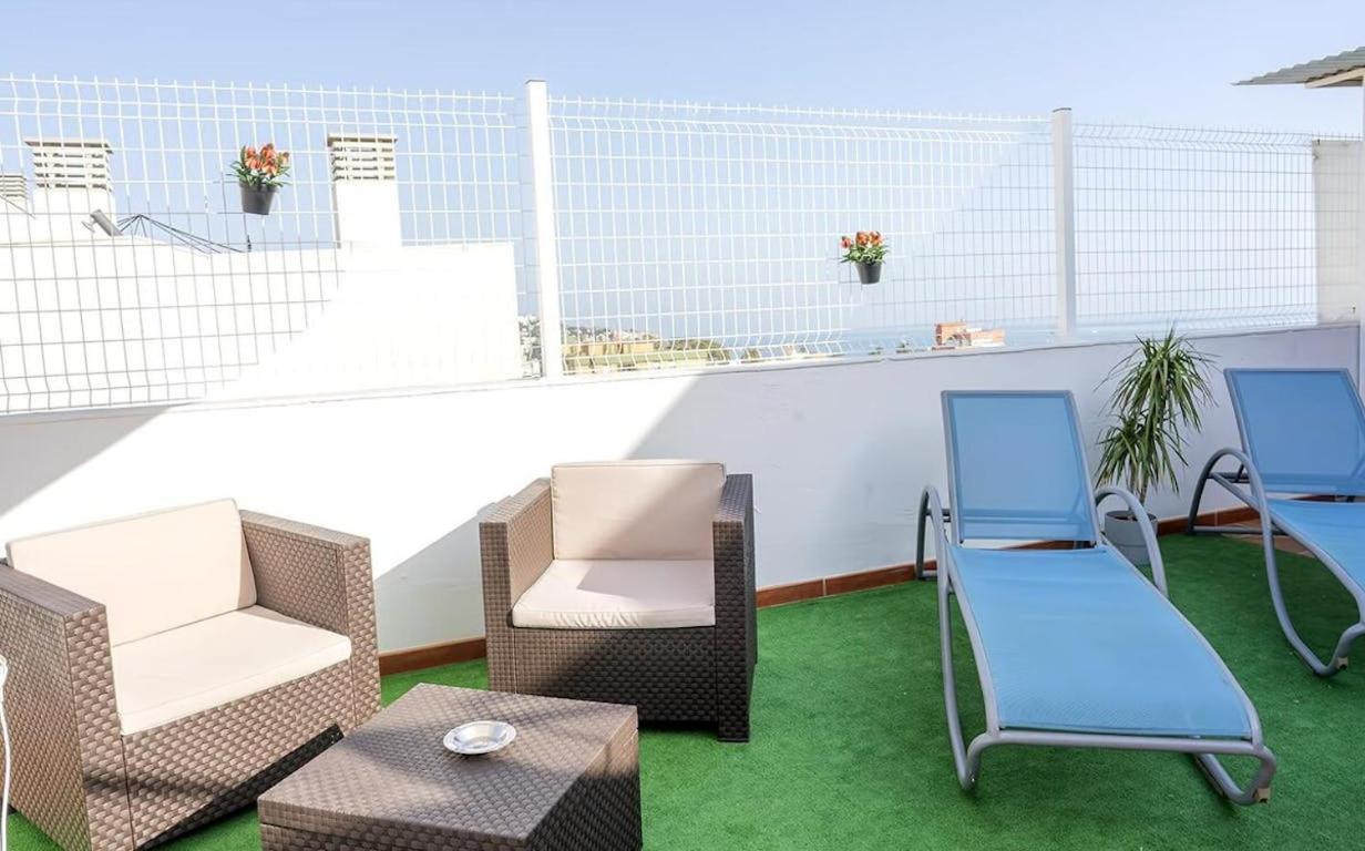 Bonito Apartamento Con Terraza - Pedregalejo Playa Malaga Luaran gambar